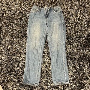 Women’s mom jeans